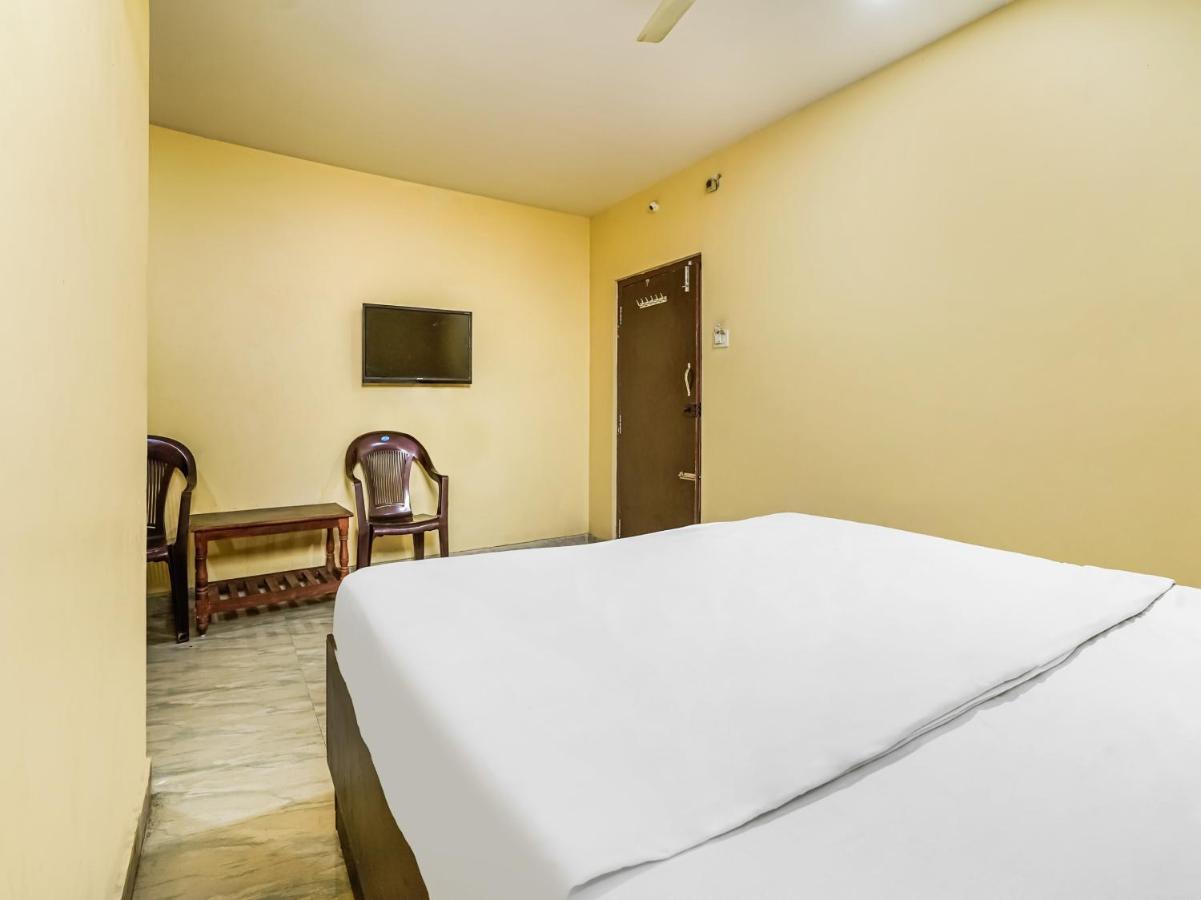 Oyo 84039 Tirumala Grand Rājahmundry Zewnętrze zdjęcie