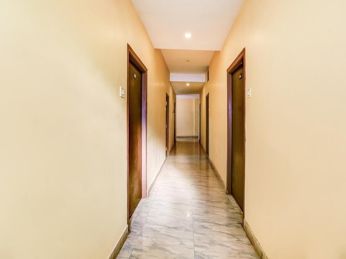 Oyo 84039 Tirumala Grand Rājahmundry Zewnętrze zdjęcie