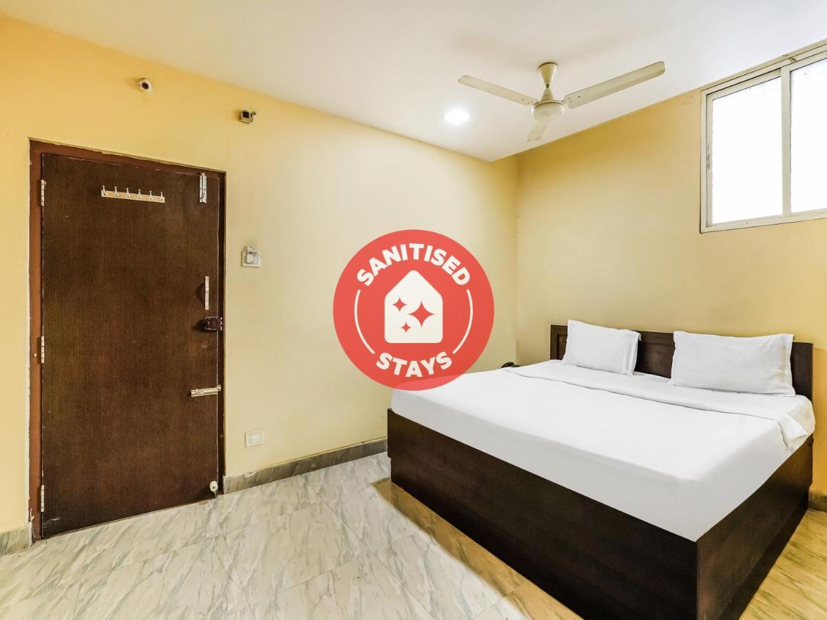 Oyo 84039 Tirumala Grand Rājahmundry Zewnętrze zdjęcie