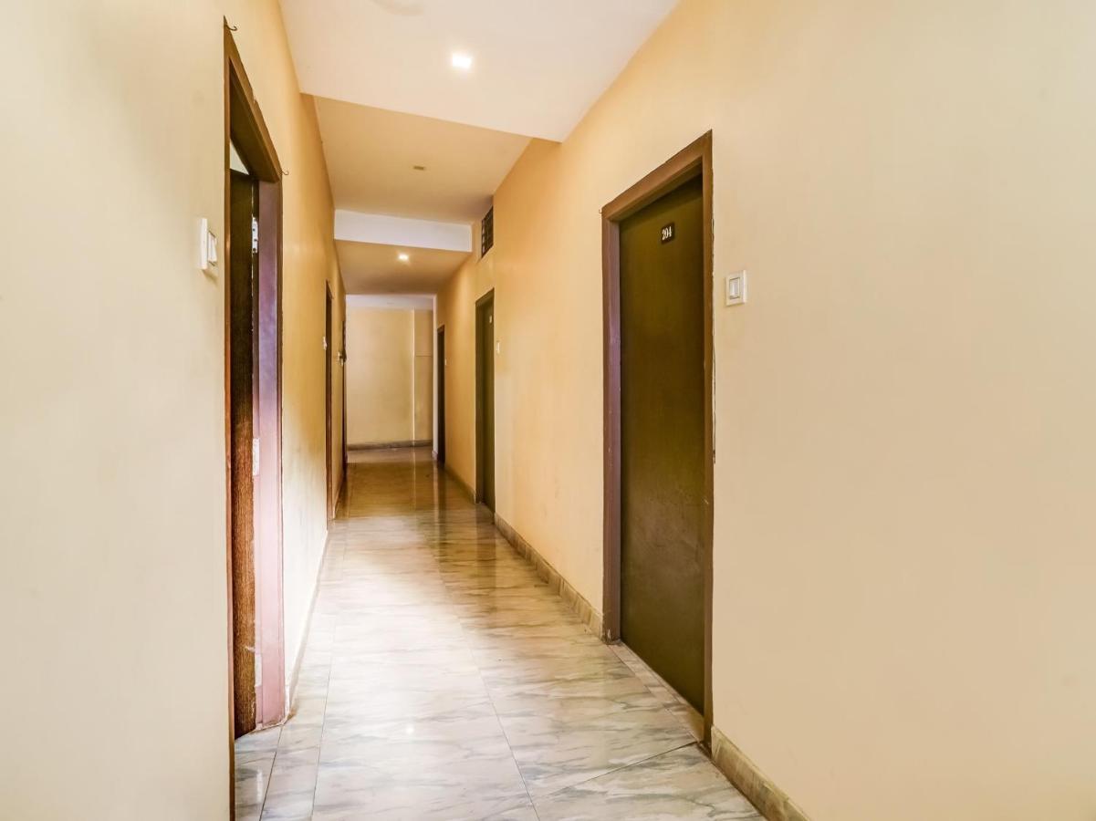 Oyo 84039 Tirumala Grand Rājahmundry Zewnętrze zdjęcie